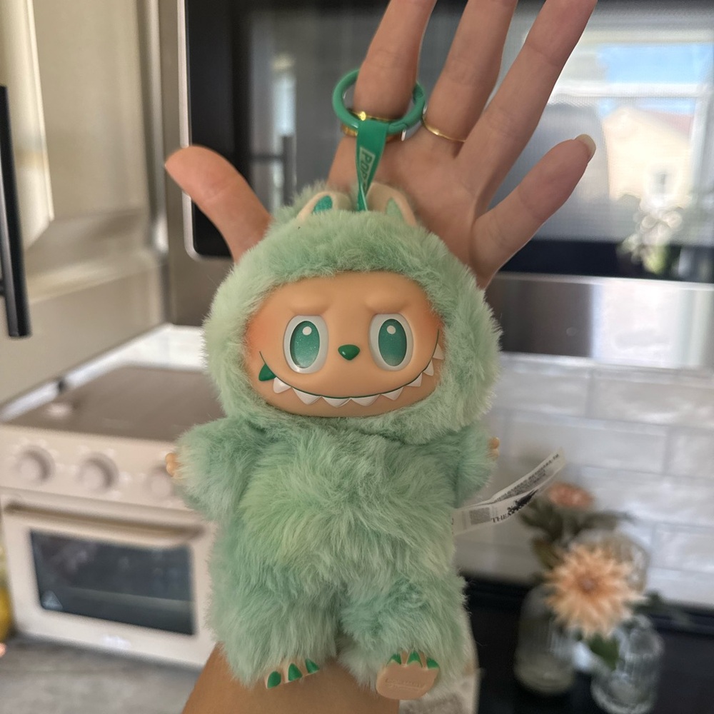 LABUBU POPMART GREEN BIG INTO ENERGY